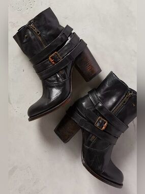 Freebird by STEVEN Bama Black Distressed Leather Ankle Boots with straps size 8